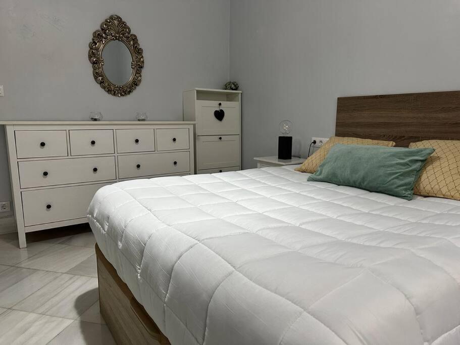 Riverwalk Suites - Puente Triana Sevilla Buitenkant foto