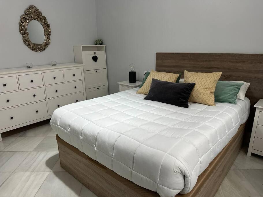 Riverwalk Suites - Puente Triana Sevilla Buitenkant foto