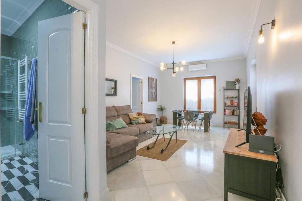 Riverwalk Suites - Puente Triana Sevilla Buitenkant foto