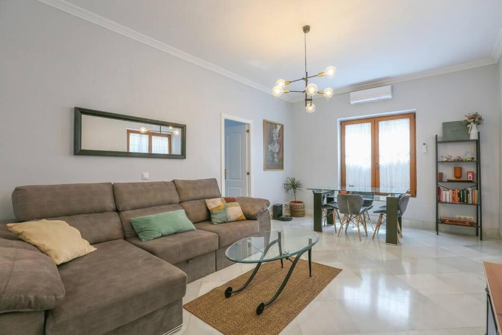 Riverwalk Suites - Puente Triana Sevilla Buitenkant foto